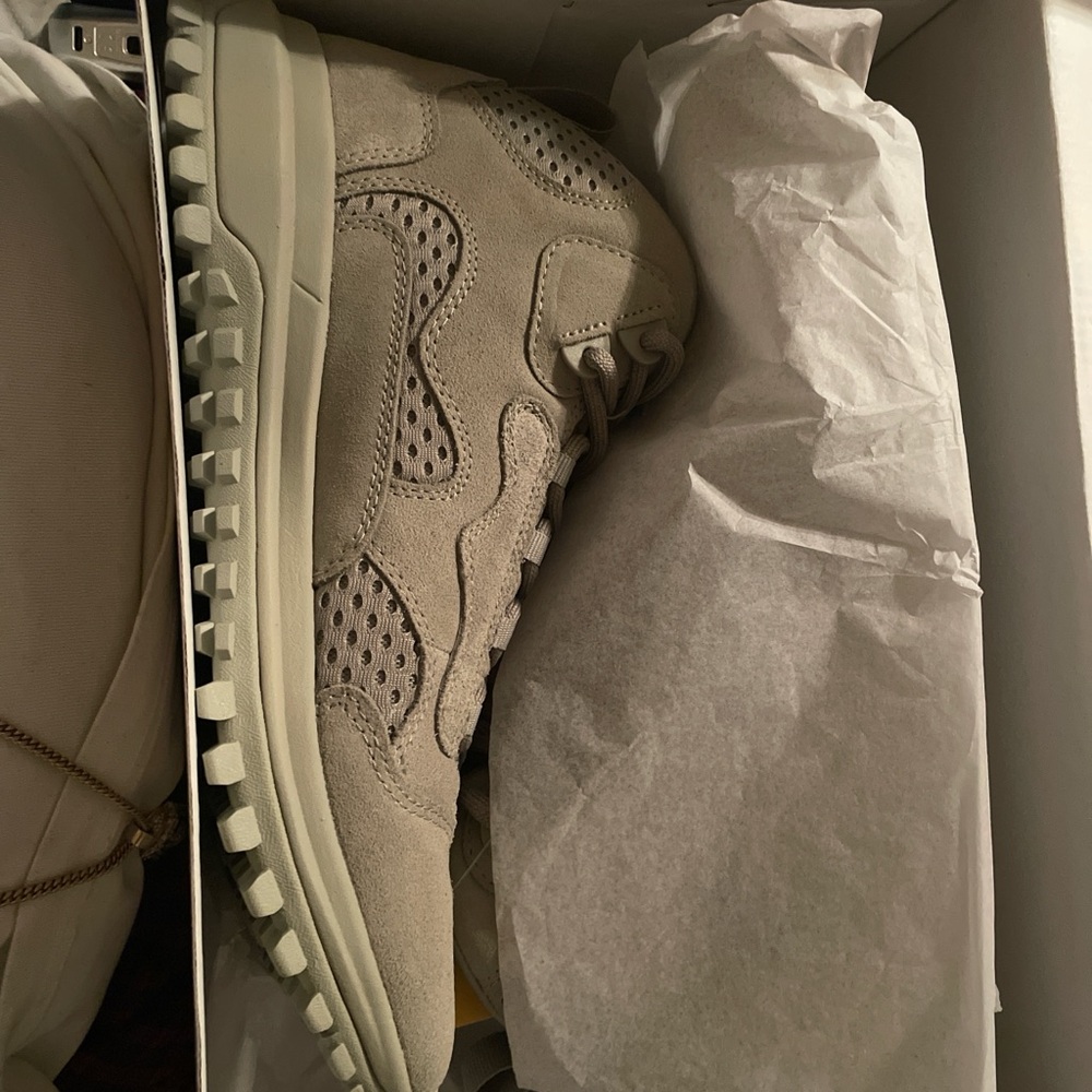 Men's Beige Sneakers